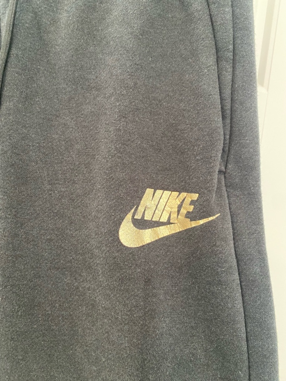 Nike Black Gold Speckle Joggers Medium Athleisure Sweatpants Streetwear - Picture 3 of 9